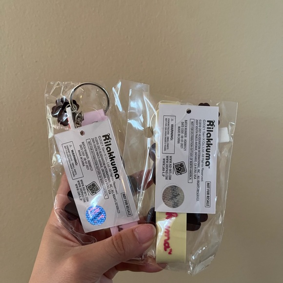 San-X Rilakkuma & Korilakkuma Sakura Key Chain with Key Charm and Strap - Picture 2 of 2